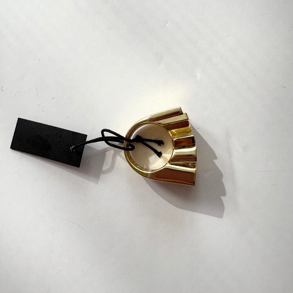 Noir NYC X DC Comics POW gold plated ring - Picture 3 of 3